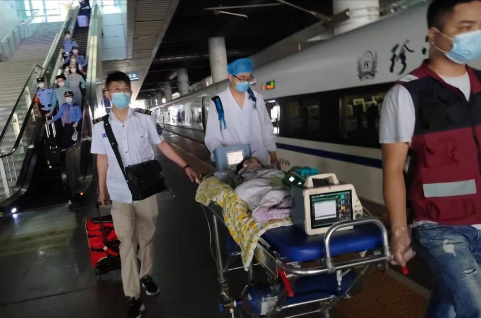 密山市高铁转运公司